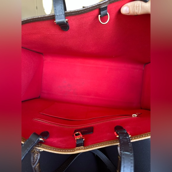 Authentic Louis Vuitton OnTheGo GM Purse - Picture 5 of 8